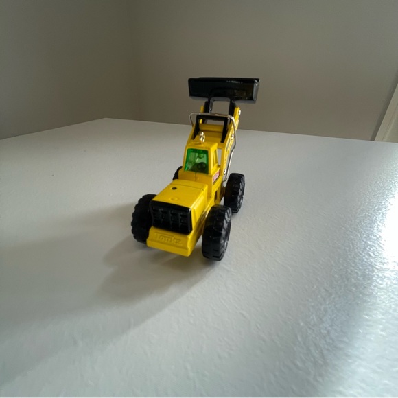 Vintage 1997 Hallmark keepsake Tonka mighty front loader ornament - Picture 2 of 12